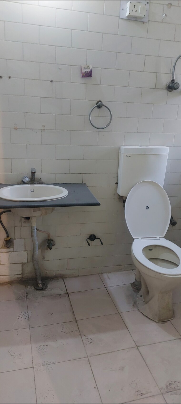 Bathroom, sarita-vihar-pocket-g-rwa 2 Bedroom 1000 Sq.Ft. Apartment In Sarita Vihar Delhi 9633409