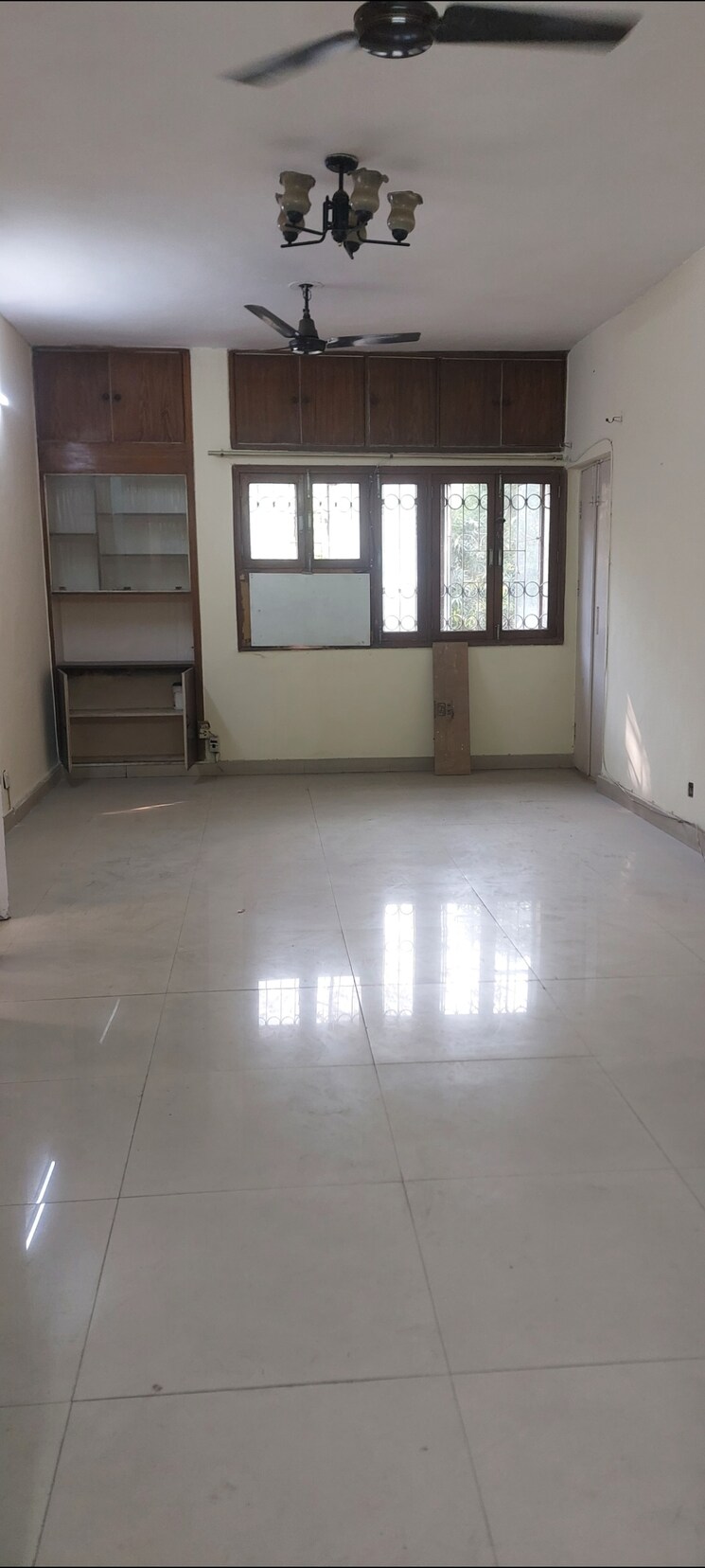 Room, sarita-vihar-pocket-g-rwa 2 Bedroom 1000 Sq.Ft. Apartment In Sarita Vihar Delhi 9633409