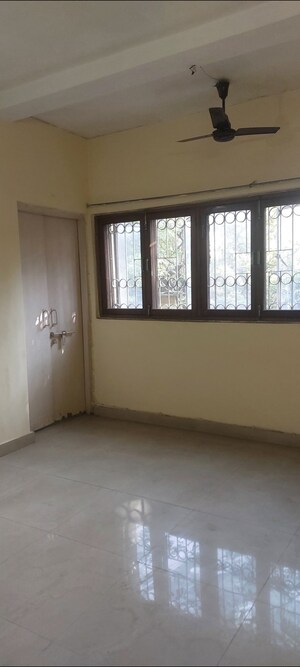 Room in 2 BHK Apartment at Sarita Vihar Pocket-G RWA, Sarita Vihar – for Rent