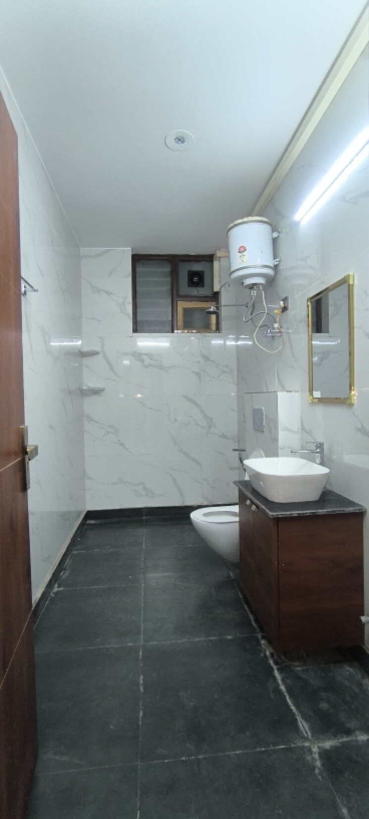 Bathroom, huda-cghs 1 Bedroom 160 Sq.Yd. Builder Floor In Sector 56 Gurgaon 9633530