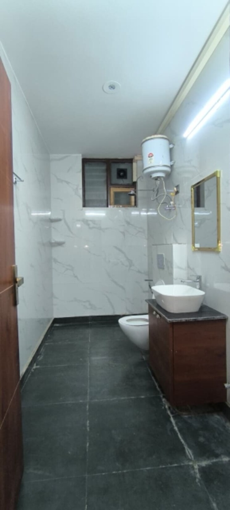 Bathroom, huda-cghs 1 Bedroom 160 Sq.Yd. Builder Floor In Sector 56 Gurgaon 9633530