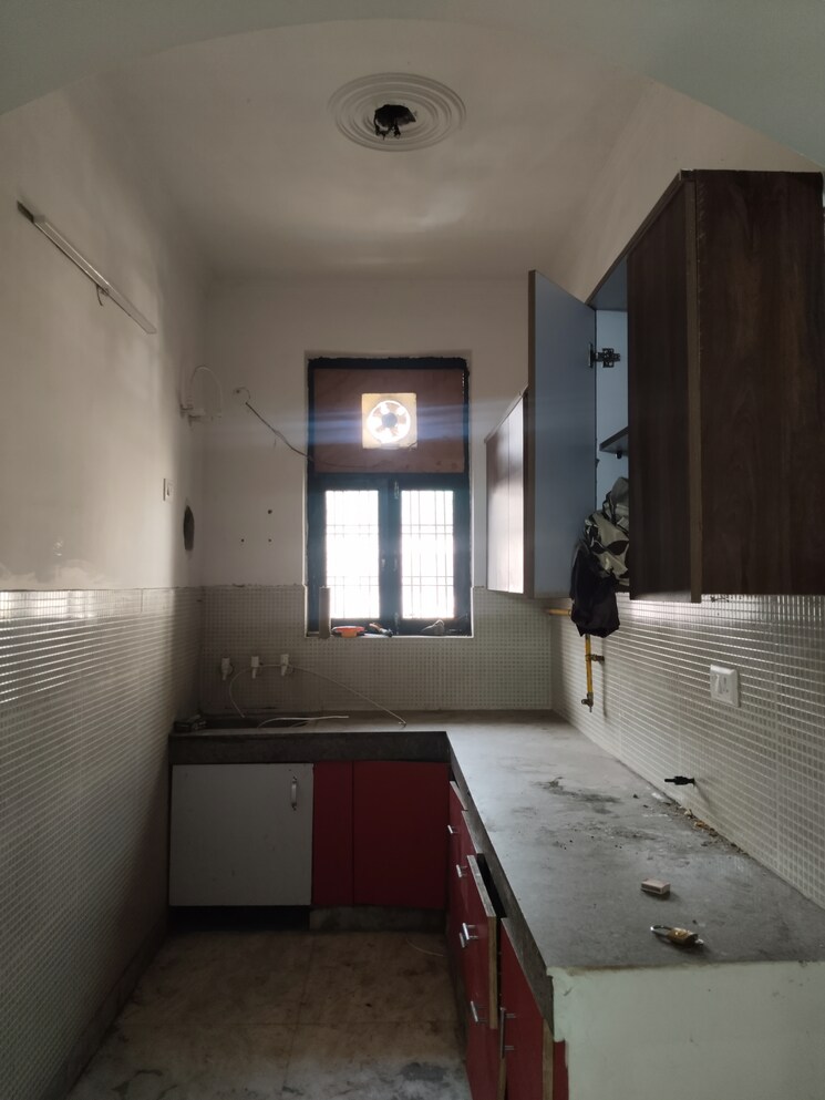 Kitchen, ashoka-enclave-3 3 Bedroom 1800 Sq.Ft. Builder Floor In Sector 35 Faridabad 9633757