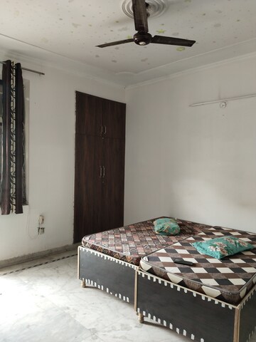 Bedroom in 3 BHK Builder Floor at Ashoka Enclave 3, Sector 35 – for Rent