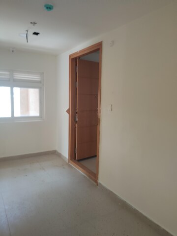 Room in 3 BHK Apartment at ASBL Spectra, Financial District – for Sale