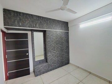 Room in 2 BHK Apartment at Reliable Layout – for Rent