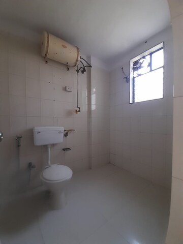 Bathroom in 4 BHK Apartment at Lake View, Aarey Colony – for Rent