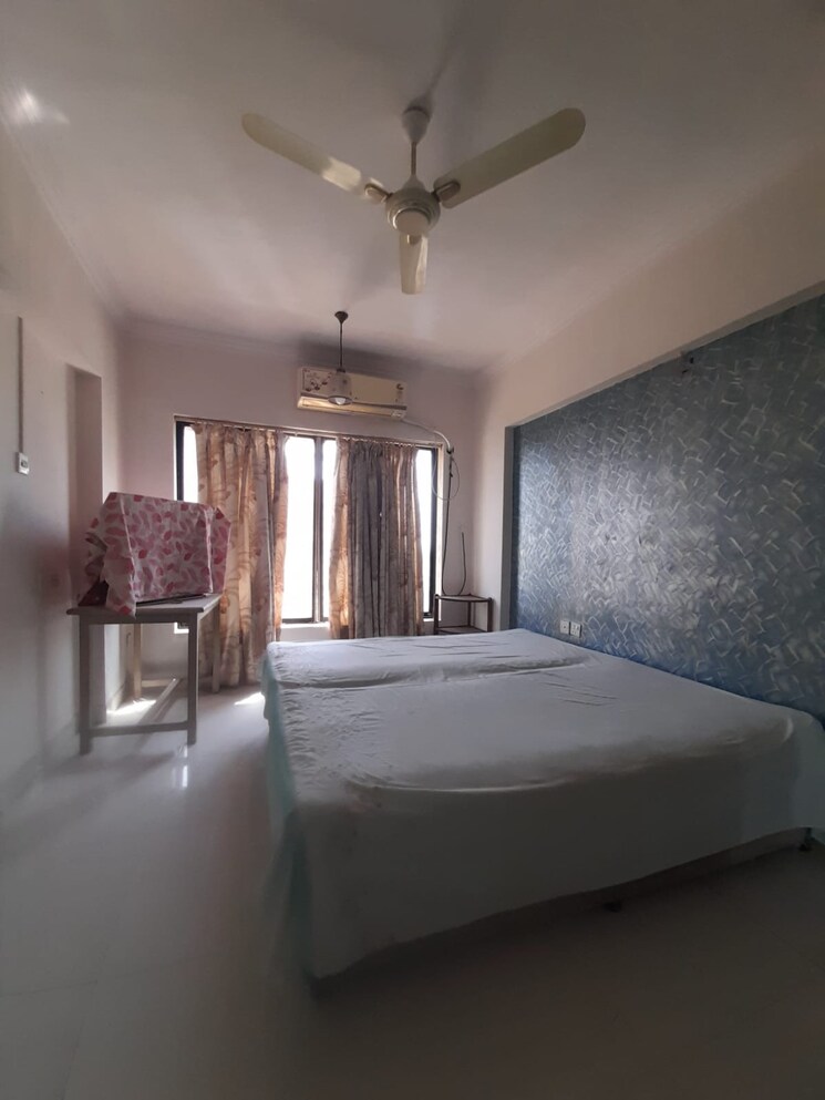 Living Room, lake-view 4 Bedroom 1450 Sq.Ft. Apartment In Aarey Colony Mumbai 9633897