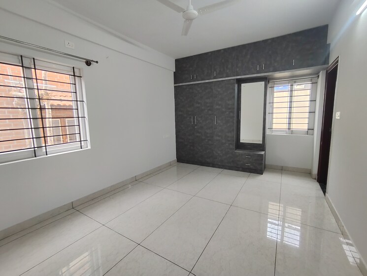 Room, reliable layout 2 Bedroom 950 Sq.Ft. Apartment In Reliable Layout Bangalore 9633931