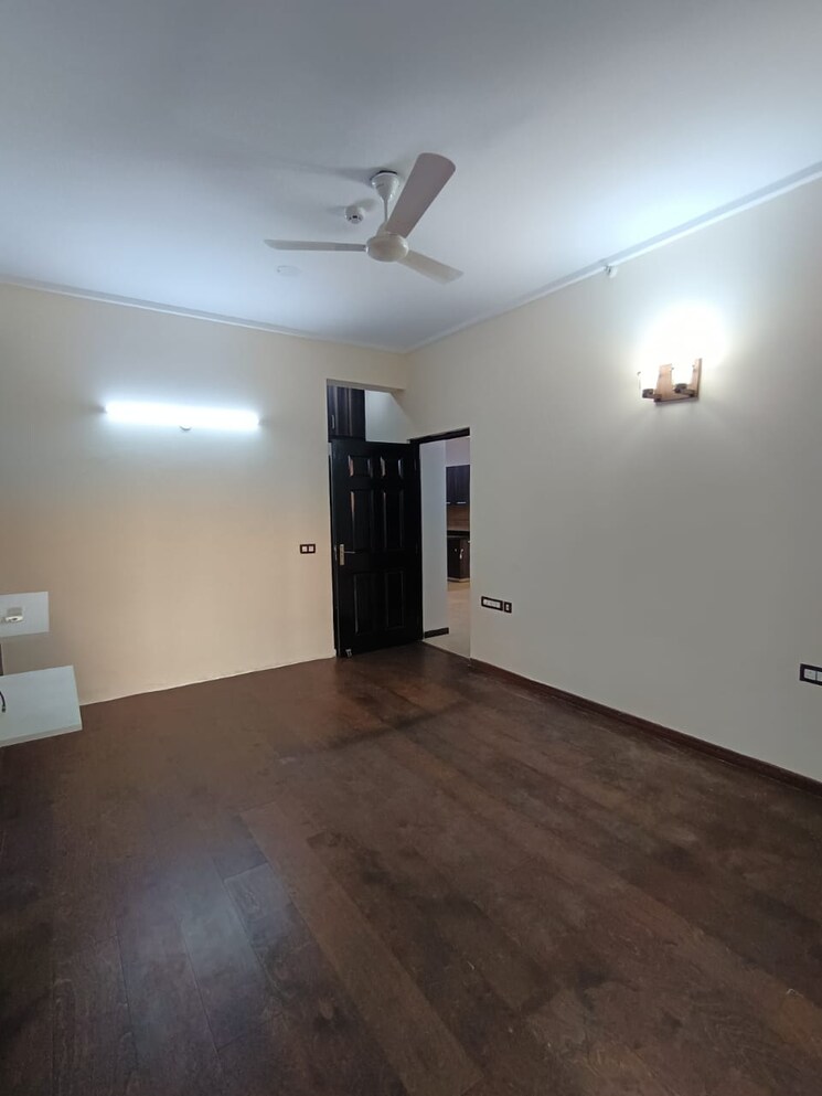 Room, mahagun-mirabella 2 Bedroom 847 Sq.Ft. Apartment In Sector 79 Noida 9633901