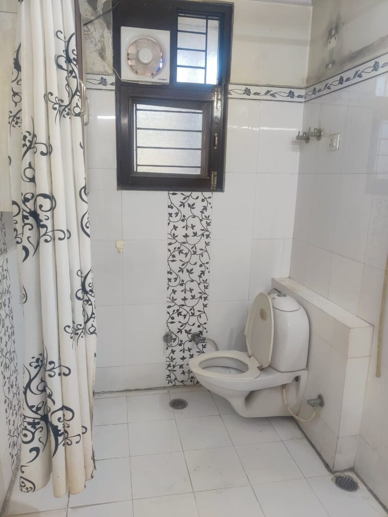 Bathroom, modi nagar 2 Bedroom 1000 Sq.Ft. Builder Floor In Modi Nagar Jaipur 9633900