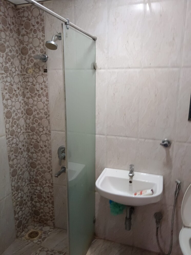 Bathroom, pimple saudagar 2 Bedroom 1055 Sq.Ft. Apartment In Pimple Saudagar Pune 9633918