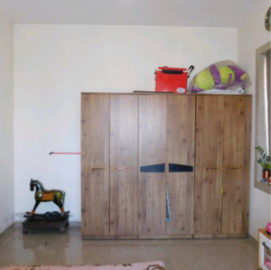 Room in 3.5 BHK Apartment at Kalpataru Pinnacle, Mahesh Nagar – for Sale
