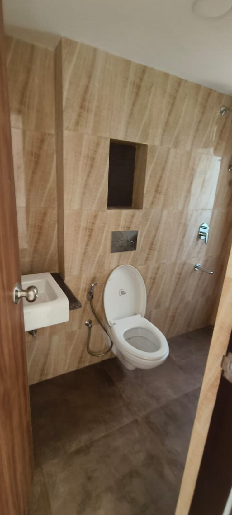 Bathroom, lodha-amara 2 Bedroom 672 Sq.Ft. Apartment In Kolshet Road Thane 9634091