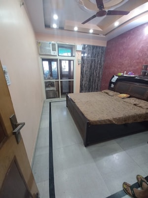 Room in 3 BHK Apartment at Dwarka – for Sale