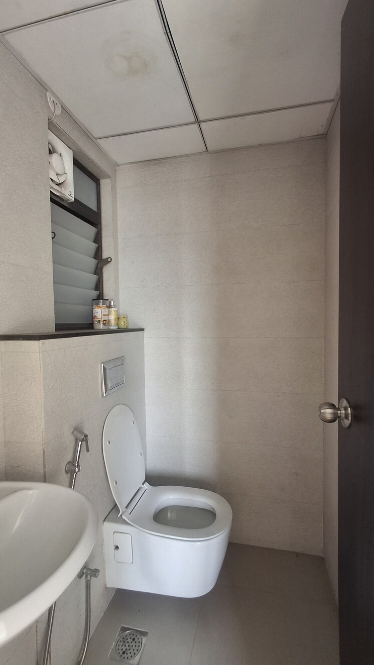 Bathroom, mahindra-roots 1 Bedroom 448 Sq.Ft. Apartment In Kandivali East Mumbai 9634429