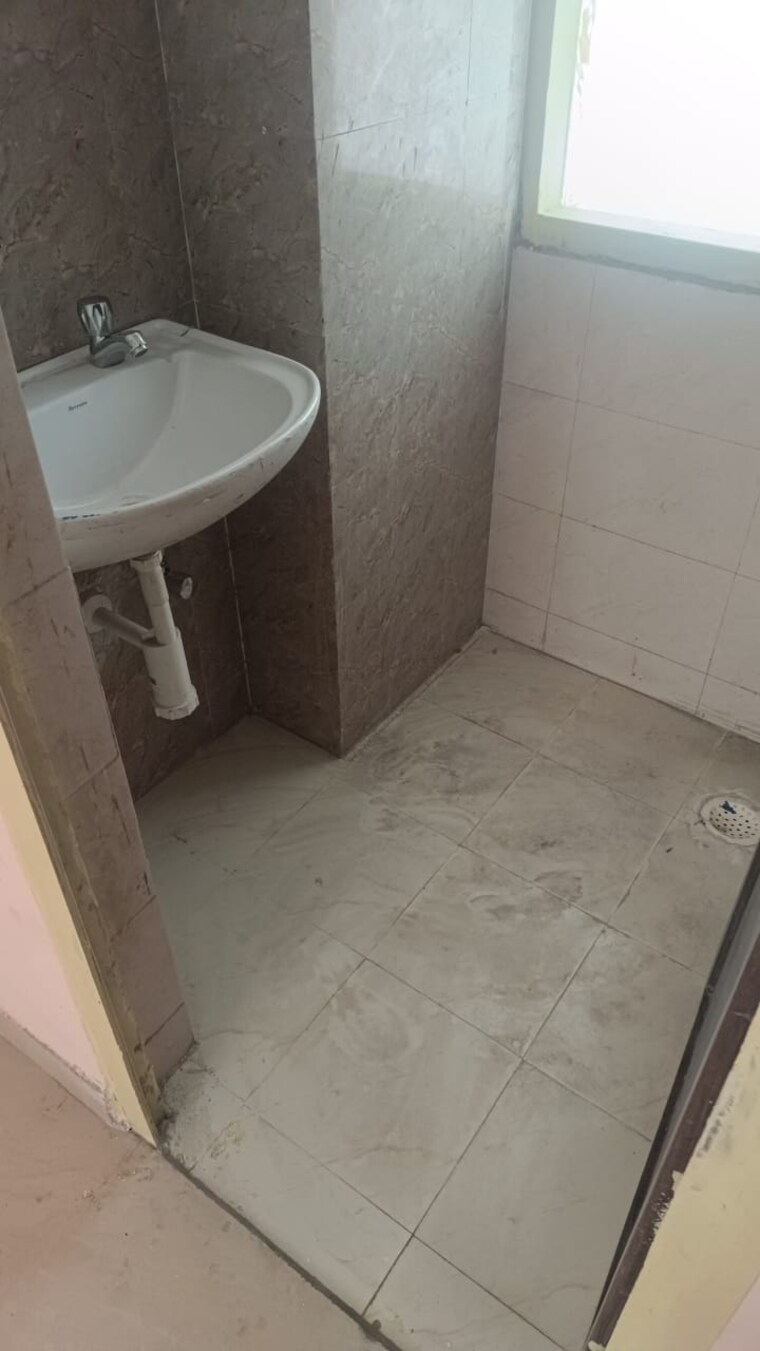 Bathroom, gaur-atulyam 3 Bedroom 1300 Sq.Ft. Apartment In Omicron I Greater Noida Greater Noida 9634500