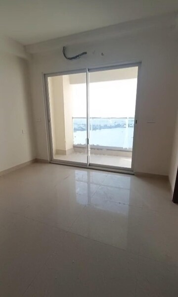 Room in 3 BHK Apartment at Aurobindo The Regent, Kondapur – for Sale