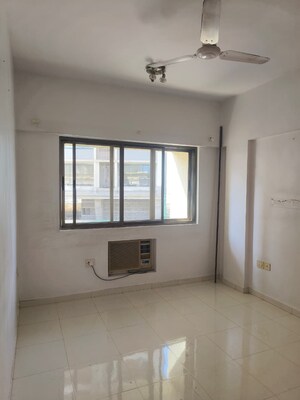 2 BHK Apartment For Rent in Bredco Viceroy Court, Kandivali East