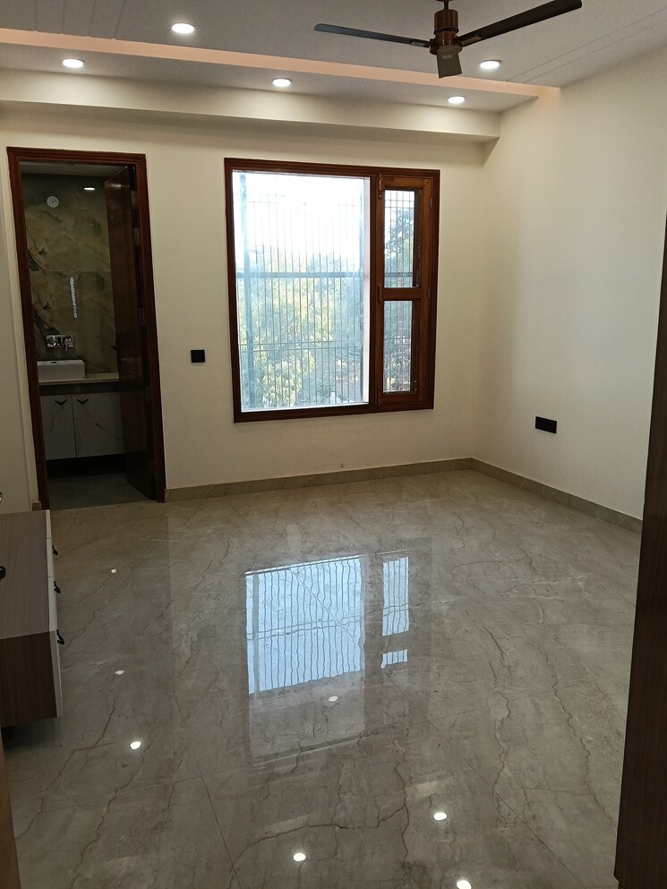 Room, rajendra nagar sector 2 6 Bedroom 550 Sq.Yd. Builder Floor In Rajendra Nagar Sector 2 Ghaziabad 9634556
