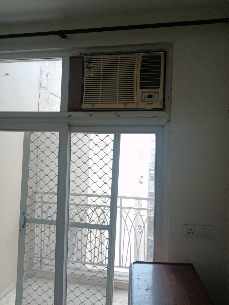 Room, mahagun-mywoods 2 Bedroom 935 Sq.Ft. Apartment In Sector 16c Greater Noida Greater Noida 9634554