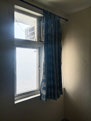 Room in 2 BHK Apartment at Mahagun Mywoods, Sector 16c Greater Noida – for Rent