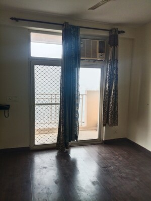 2 BHK Apartment For Rent in Mahagun Mywoods, Sector 16c Greater Noida
