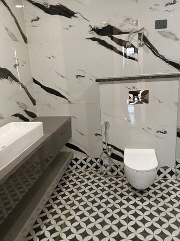 Bathroom in 6 BHK Builder Floor at Rajendra Nagar Sector 2 – for Sale