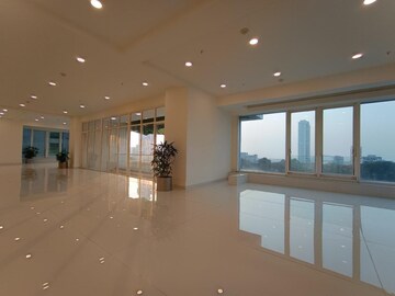 Room in 5 BHK Apartment at Lodha Trump Tower, Worli – for Sale