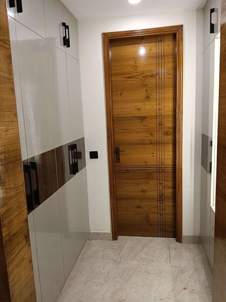 Room, rajendra nagar sector 2 6 Bedroom 550 Sq.Yd. Builder Floor In Rajendra Nagar Sector 2 Ghaziabad 9634556