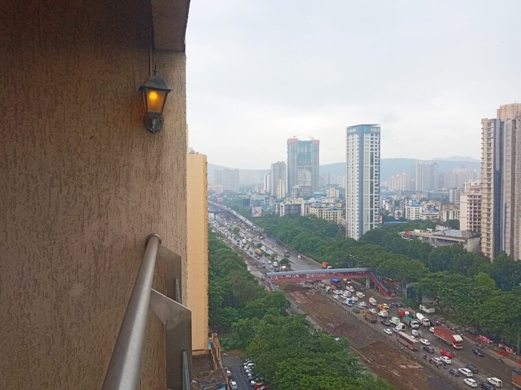 Swimming Pool, lodha-amara-tower-24-and-25 2 Bedroom 780 Sq.Ft. Apartment In Kolshet Road Thane 9634563