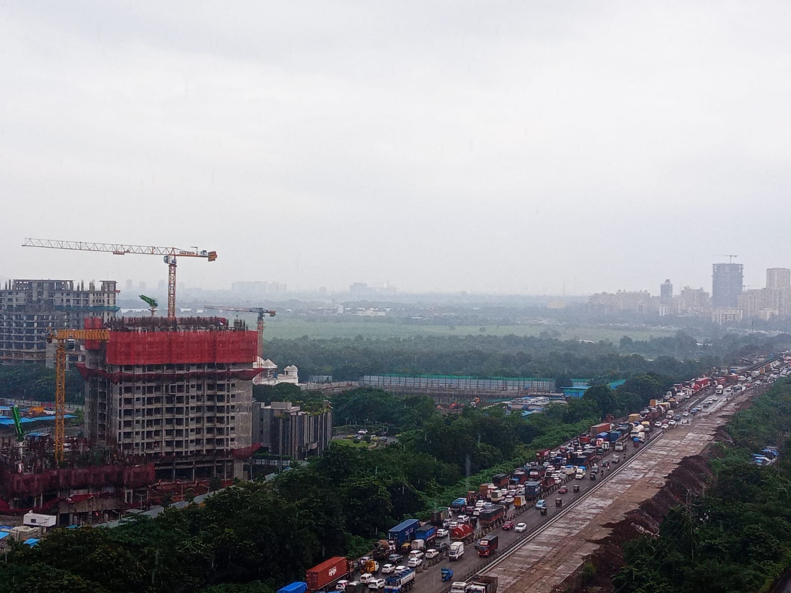 2 BHK + Pooja Room Apartment For Rent in Lodha Amara Tower 24 And 25