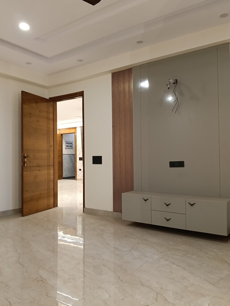 Room, rajendra nagar sector 2 6 Bedroom 550 Sq.Yd. Builder Floor In Rajendra Nagar Sector 2 Ghaziabad 9634556