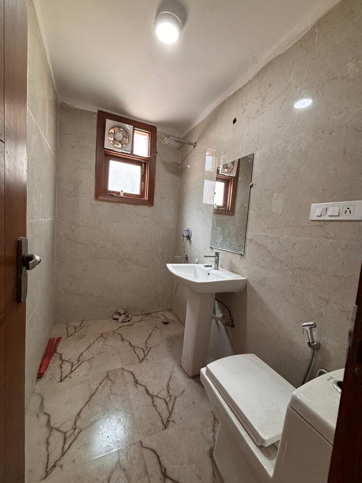Bathroom, saket 1 RK 350 Sq.Ft. Builder Floor In Saket Delhi 9634567