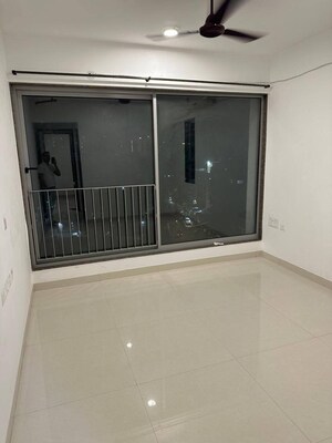 Room in 2 BHK Apartment at Sunteck City Avenue 4, Goregaon West – for Rent