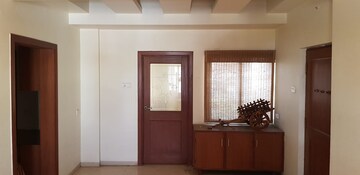 Room in 3 BHK Apartment at Dharampeth – for Rent