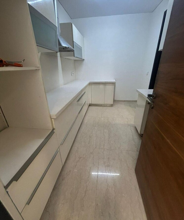 Kitchen, oberoi-three-sixty-west 5 Bedroom 6651 Sq.Ft. Apartment In Worli Mumbai 9634592