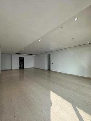 Room in 5 BHK Apartment at Oberoi Three Sixty West, Worli – for Sale