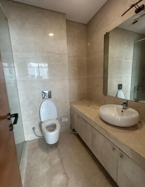 Bathroom in 5 BHK Apartment at Oberoi Three Sixty West, Worli – for Sale