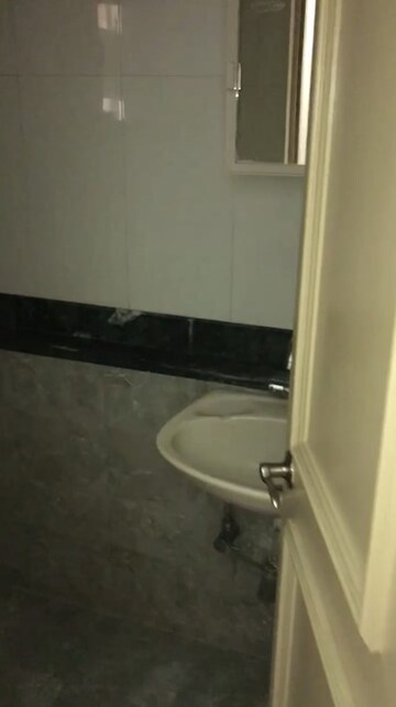 Bathroom in 3.5 BHK Apartment at Raheja Acropolis, Deonar – for Rent
