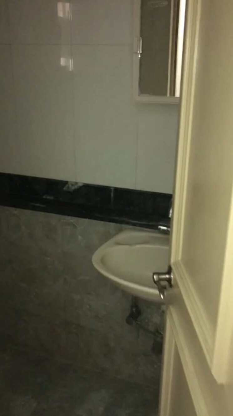 Bathroom, raheja-acropolis 3.5 Bedroom 1820 Sq.Ft. Apartment In Deonar Mumbai 9634582