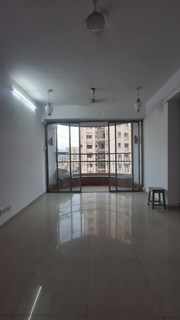 Building Lobby in 3 BHK Apartment at Bredco New Viceroy Park , Kandivali East – for Rent