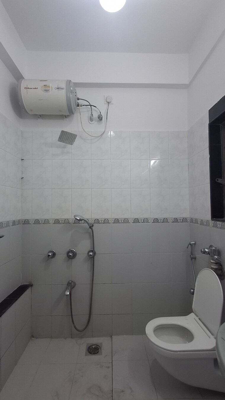 Bathroom, bredco-new-viceroy-park 3 Bedroom 1296 Sq.Ft. Apartment In Kandivali East Mumbai 9634772