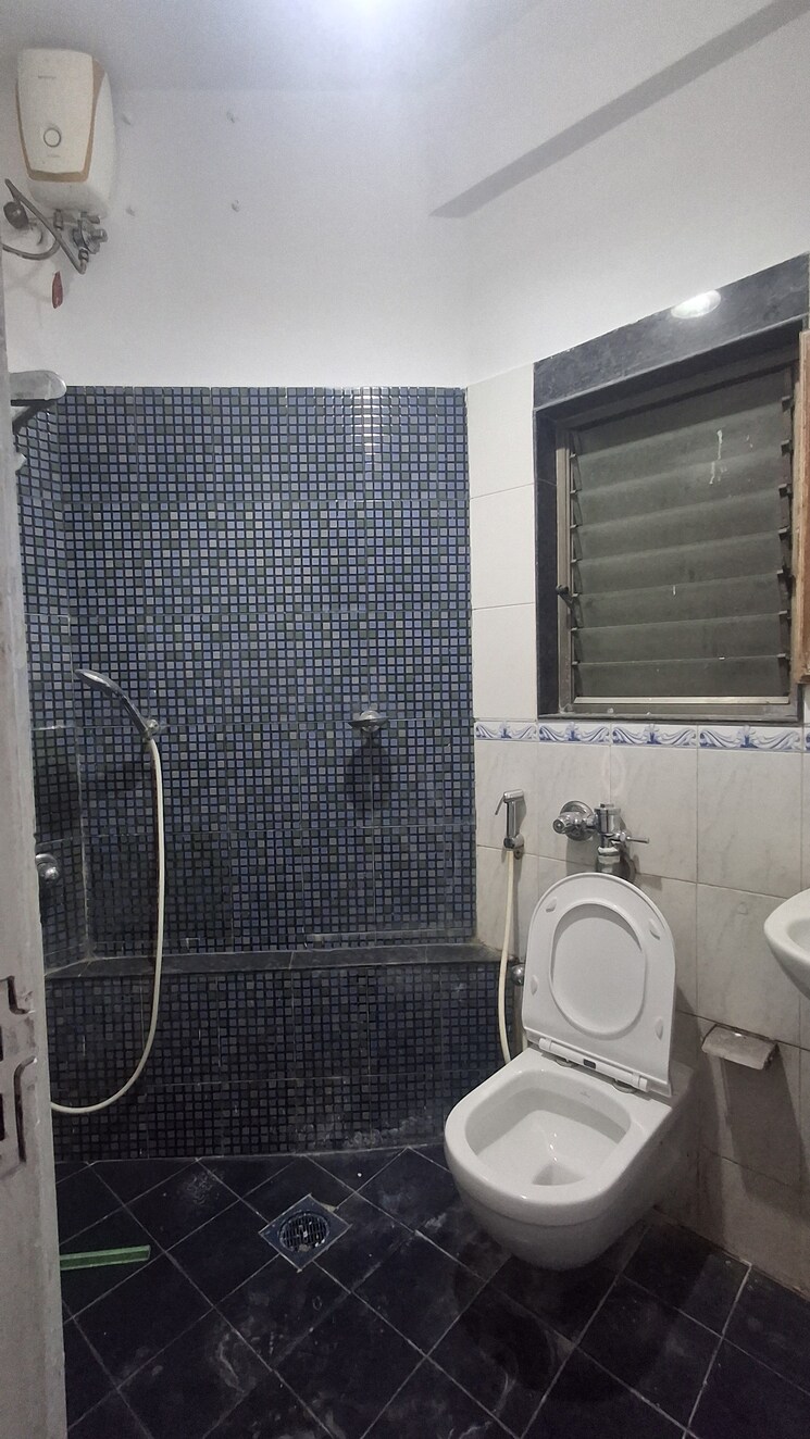 Bathroom, bredco-new-viceroy-park 3 Bedroom 1296 Sq.Ft. Apartment In Kandivali East Mumbai 9634772
