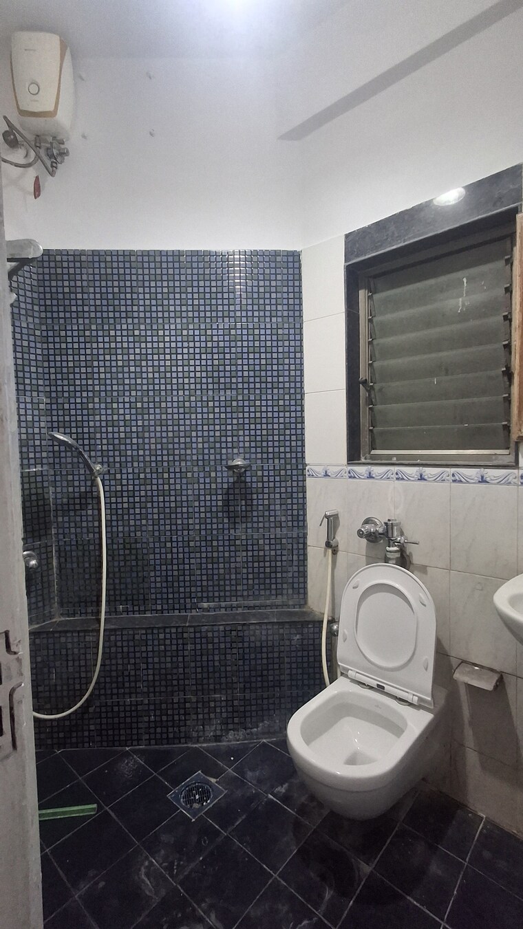 Bathroom, bredco-new-viceroy-park 3 Bedroom 1296 Sq.Ft. Apartment In Kandivali East Mumbai 9634772