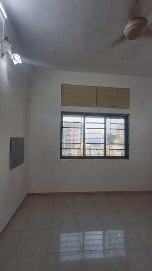 Room in 3 BHK Apartment at Bredco New Viceroy Park , Kandivali East – for Rent