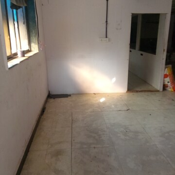Room in  Warehouse at Siddharth Nagar CHS Goregaon, Goregaon West – for Rent