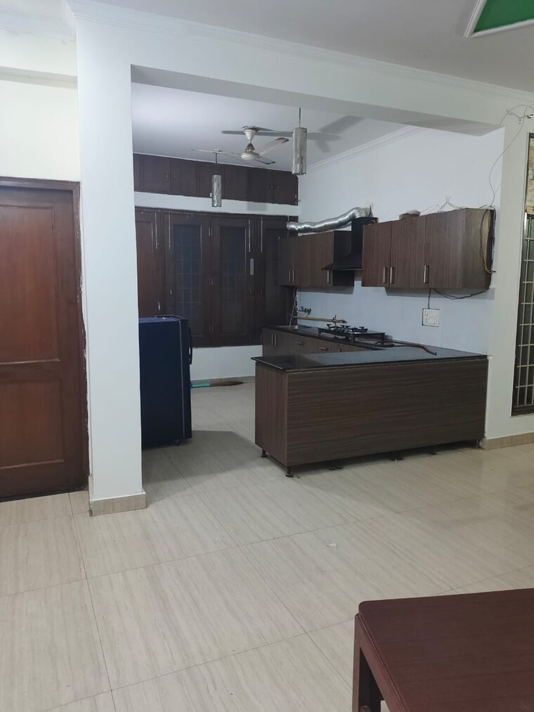 Kitchen, rwa-residential-society-sector-46 3 Bedroom 150 Sq.Mt. Builder Floor In Sector 46 Gurgaon 9635000