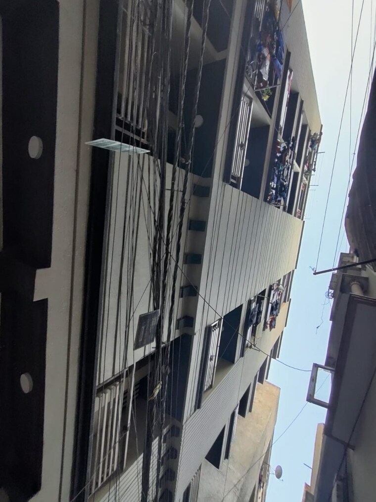 Balcony, govindpuri 2 Bedroom 60 Sq.Yd. Builder Floor In Govindpuri Delhi 9634609