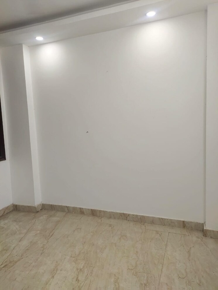 Room, govindpuri 2 Bedroom 60 Sq.Yd. Builder Floor In Govindpuri Delhi 9634609