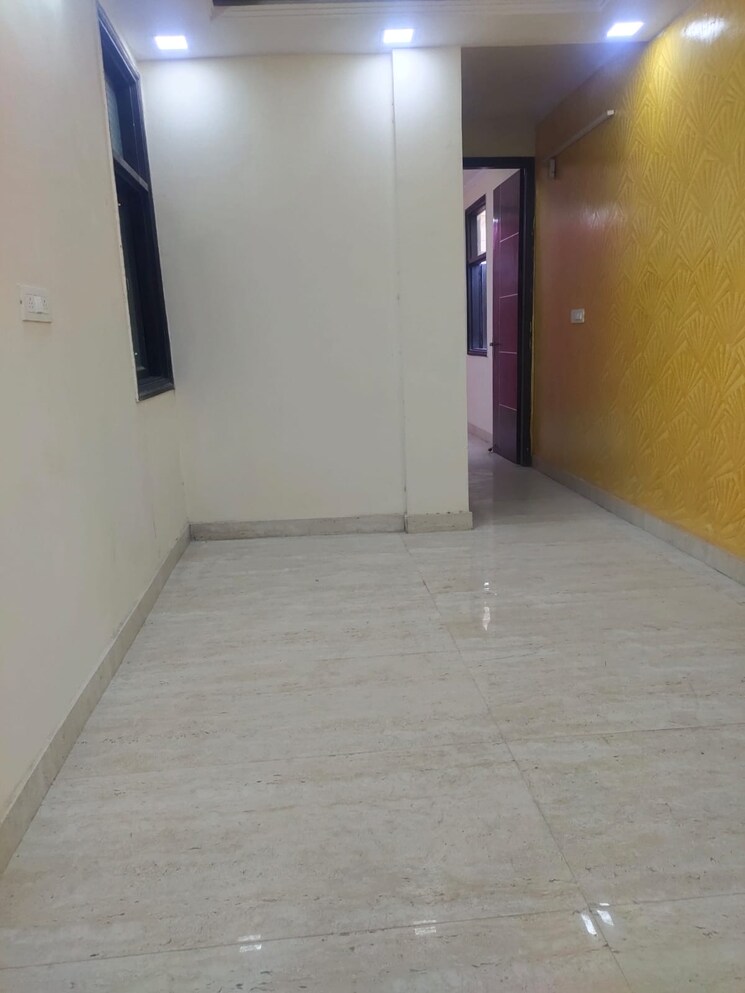 Room, govindpuri 2 Bedroom 60 Sq.Yd. Builder Floor In Govindpuri Delhi 9634609
